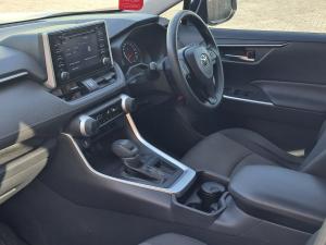 Toyota RAV4 2.0 GX auto - Image 7