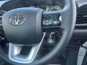Toyota Hilux 2.4GD-6 single cab 4x4 Raider manual - Image 9