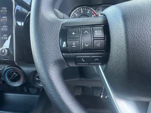 Toyota Hilux 2.4GD-6 single cab 4x4 Raider manual - Image 10