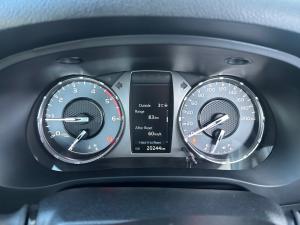 Toyota Hilux 2.4GD-6 single cab 4x4 Raider manual - Image 11