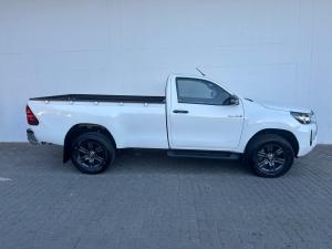 Toyota Hilux 2.4GD-6 single cab 4x4 Raider manual - Image 3