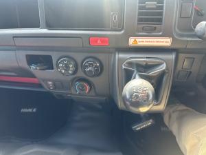 Toyota Hiace 2.7 Ses-fikile 16-seater - Image 13