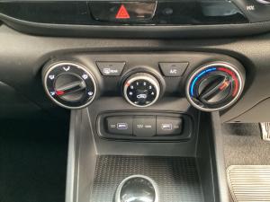 Hyundai Venue 1.0T Motion auto - Image 16