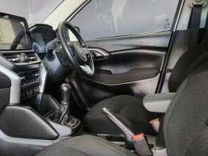 Toyota Urban Cruiser 1.5 XR manual - Image 7