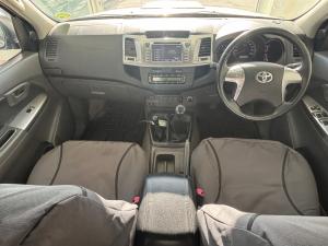 Toyota Hilux 3.0D-4D double cab 4x4 Raider Dakar edition - Image 6