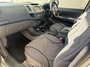 Toyota Hilux 3.0D-4D double cab 4x4 Raider Dakar edition - Image 7