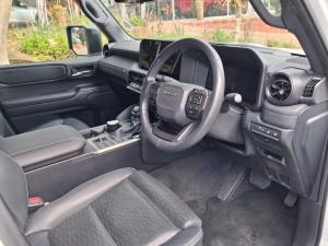Toyota Land Cruiser Prado 2.8GD VX-R First Edition - Image 7
