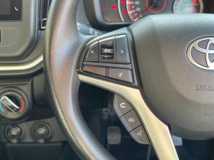 Toyota Vitz 1.0 XR manual - Image 9