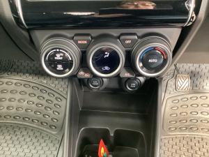 Suzuki Swift 1.2 GLX manual - Image 14