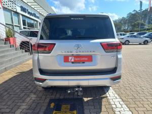 Toyota Land Cruiser 300 3.5T ZX - Image 5