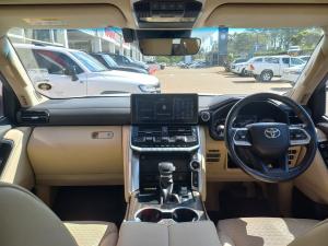Toyota Land Cruiser 300 3.5T ZX - Image 6