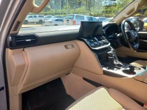 Toyota Land Cruiser 300 3.5T ZX - Image 7