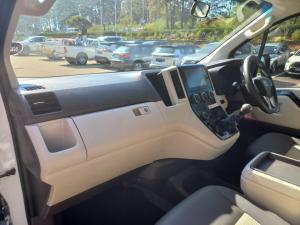 Toyota Quantum 2.8 LWB bus 11-seater GL - Image 7