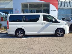 Toyota Quantum 2.8 LWB bus 11-seater GL - Image 3