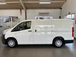 Toyota Quantum 2.8 LWBP/V - Image 3