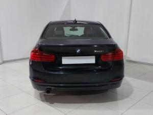 BMW 3 Series 320i - Image 4