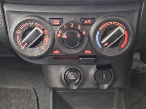 Toyota Vitz 1.0 XR manual - Image 10