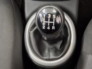 Toyota Vitz 1.0 XR manual - Image 12