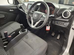 Toyota Vitz 1.0 XR manual - Image 14