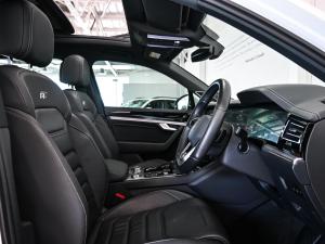 Volkswagen Touareg V6 TDI Executive R-Line - Image 15