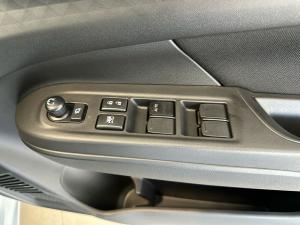 Suzuki Swift 1.2 GLX auto - Image 10