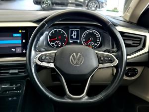 Volkswagen Polo sedan 1.6 Life manual - Image 11