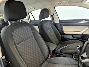Volkswagen Polo sedan 1.6 Life manual - Image 14