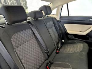 Volkswagen Polo sedan 1.6 Life manual - Image 15