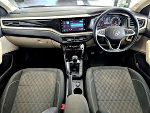 Volkswagen Polo sedan 1.6 Life manual - Image 8