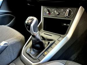Volkswagen Polo hatch 1.0TSI Life manual - Image 13
