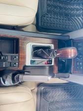Toyota Land Cruiser Prado 4.0 VX - Image 17
