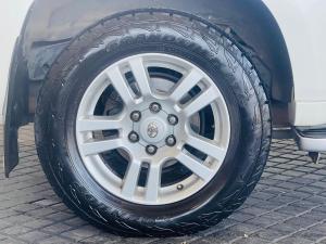 Toyota Land Cruiser Prado 4.0 VX - Image 21