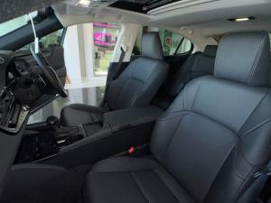 Lexus ES 300h EX - Image 14