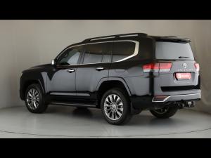 Toyota Land Cruiser 300 3.5T ZX - Image 8