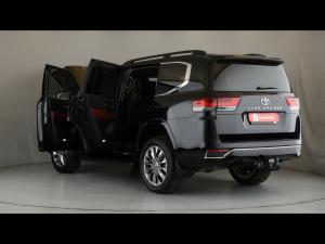 Toyota Land Cruiser 300 3.5T ZX - Image 10