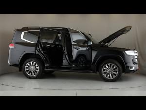 Toyota Land Cruiser 300 3.5T ZX - Image 15