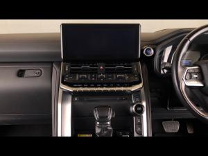 Toyota Land Cruiser 300 3.5T ZX - Image 24