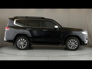 Toyota Land Cruiser 300 3.5T ZX - Image 3