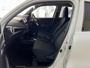 Toyota Vitz 1.0 XR manual - Image 7