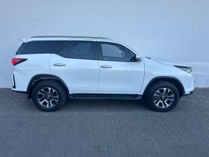 Toyota Fortuner 2.8GD-6 4x4 - Image 3