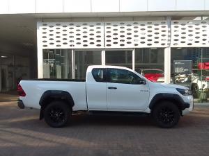 Toyota Hilux 2.8GD-6 Xtra cab Legend auto - Image 3