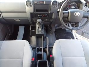 Toyota Land Cruiser 79 2.8GD-6 single cab auto - Image 6