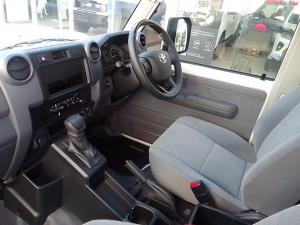 Toyota Land Cruiser 79 2.8GD-6 single cab auto - Image 7