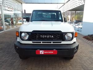Toyota Land Cruiser 79 2.8GD-6 single cab auto - Image 4