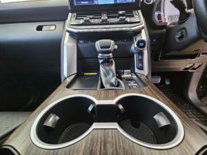 Toyota Land Cruiser 300 3.3D ZX - Image 13