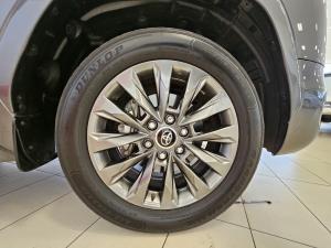 Toyota Land Cruiser 300 3.3D ZX - Image 22