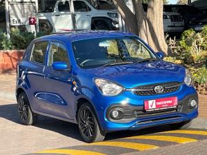 Toyota Vitz 1.0 XR manual - Image 1