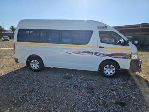 Toyota Hiace 2.5D-4D bus 14-seater GL - Image 3