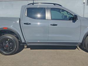 Nissan Navara 2.5DDTI PRO-2X automatic D/C - Image 3