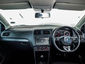 Volkswagen Polo Vivo hatch 1.6 Life - Image 11